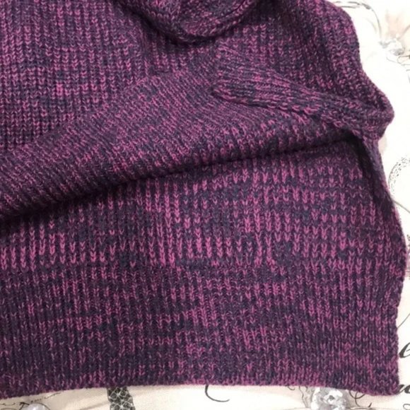 John + Jenn Stitched V Neck Sweater - Picture 7 of 7